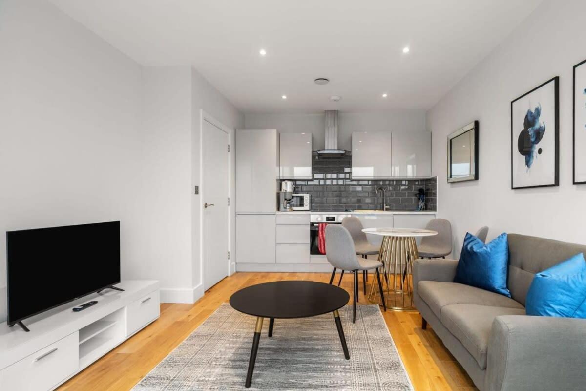 Lovely 1 Bedroom Apartment In The Heart Of Истли Экстерьер фото